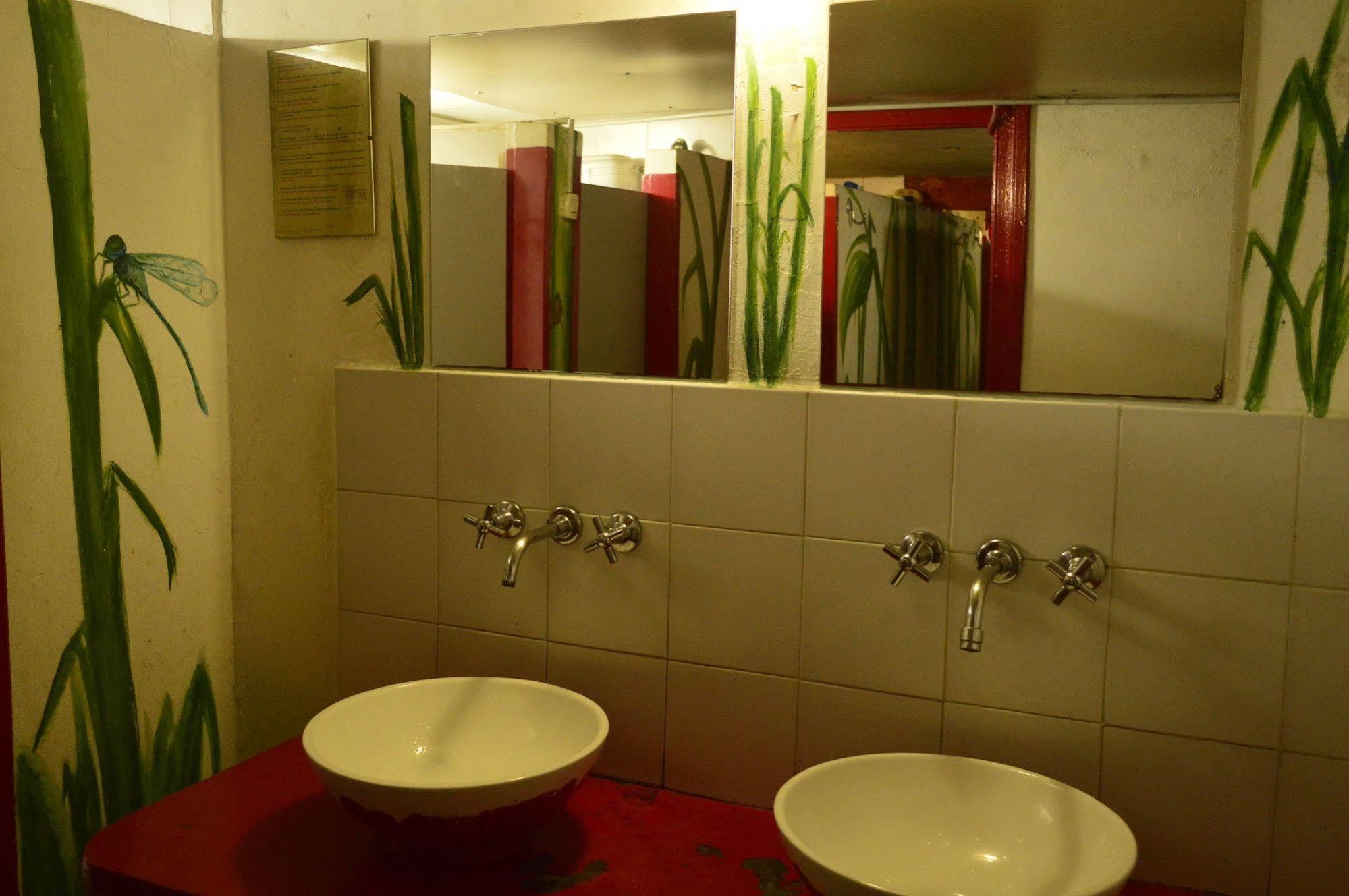 VI Luz Y Entre Hostel بوينس آيرس المظهر الخارجي الصورة