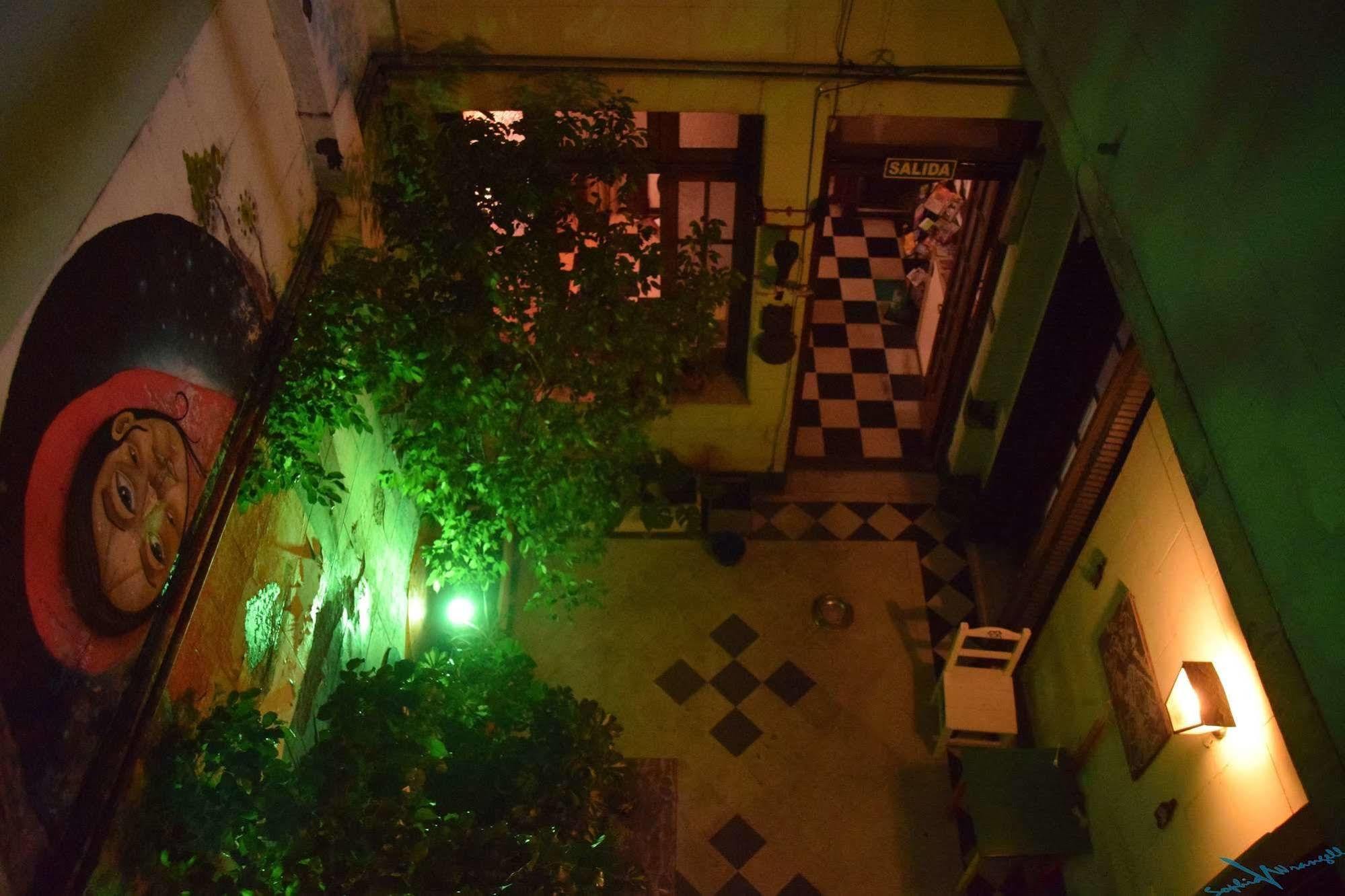 VI Luz Y Entre Hostel بوينس آيرس المظهر الخارجي الصورة